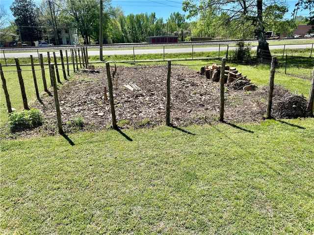 103 Ave 4 NW, Atkins, AR 72823