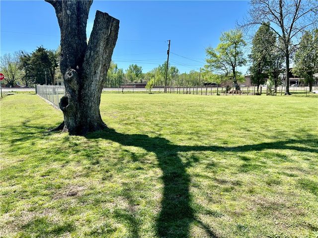 103 Ave 4 NW, Atkins, AR 72823