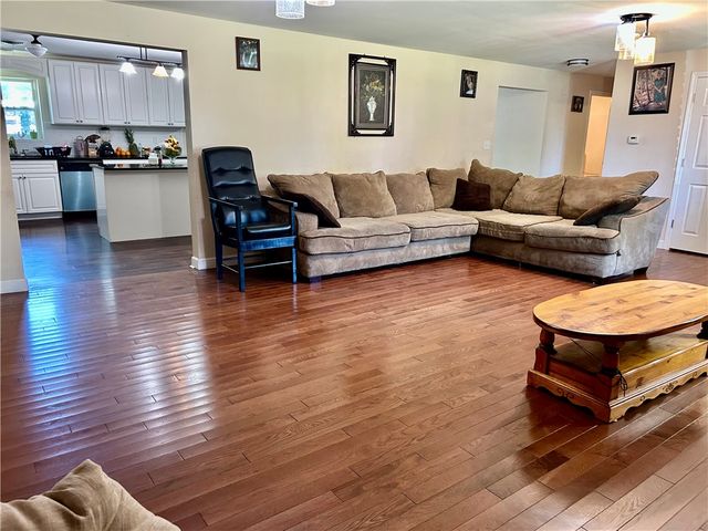 103 Ave 4 NW, Atkins, AR 72823