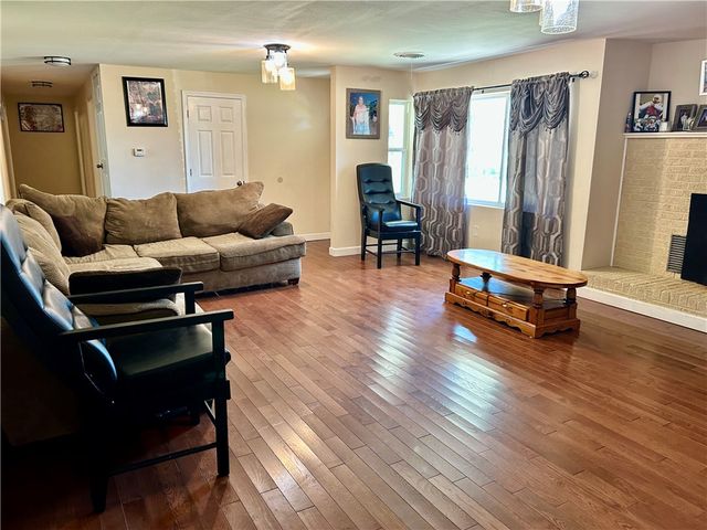 103 Ave 4 NW, Atkins, AR 72823