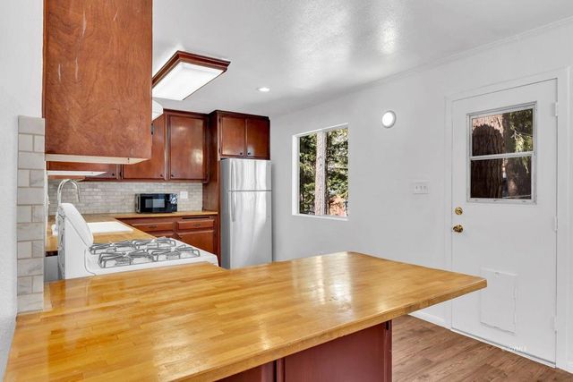 25495 Palomar Road, Idyllwild, CA 92549