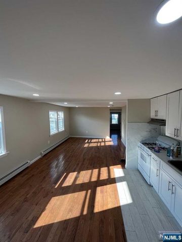 236-240 19th Avenue 3, Paterson, NJ 07504