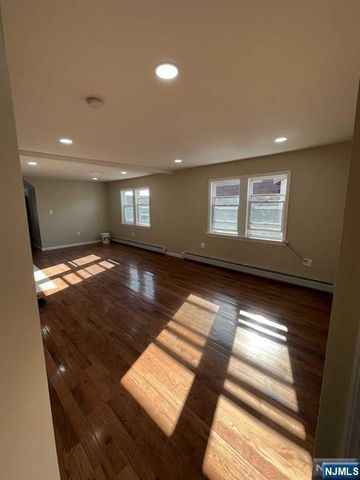 236-240 19th Avenue 3, Paterson, NJ 07504