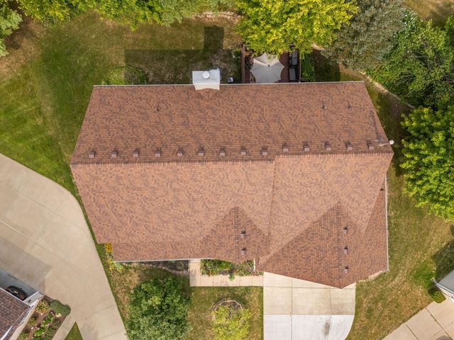 2240 Indian Creek Circle, Ann Arbor, MI 48105