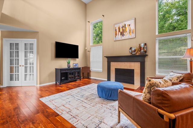 2240 Indian Creek Circle, Ann Arbor, MI 48105