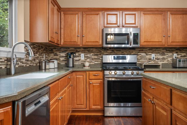 2240 Indian Creek Circle, Ann Arbor, MI 48105