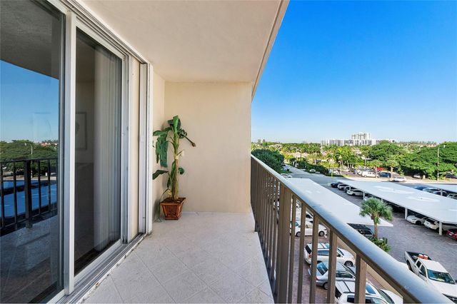 1900 S Ocean Blvd Apt 4H, Lauderdale By The Sea, FL 33062