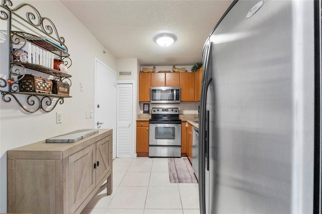 1900 S Ocean Blvd Apt 4H, Lauderdale By The Sea, FL 33062