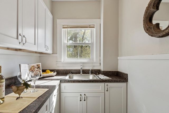 15R Warren Ave 15R, Chelmsford, MA 01824