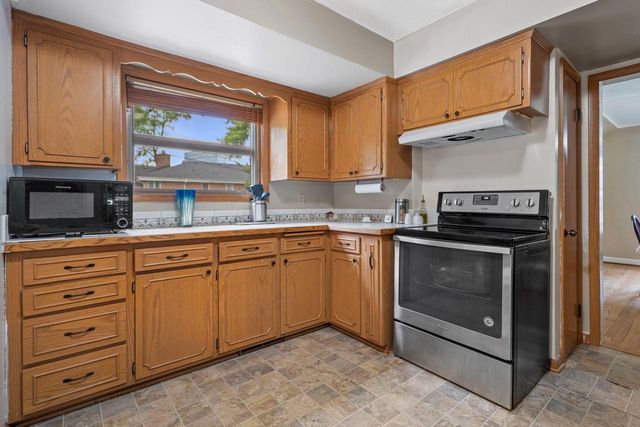 613 Pleasant View STREET, Wauwatosa, WI 53226