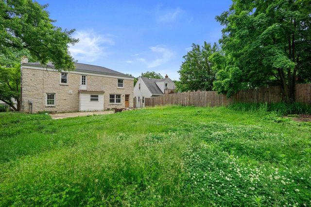 613 Pleasant View STREET, Wauwatosa, WI 53226