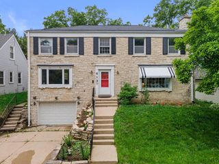 613 Pleasant View STREET, Wauwatosa, WI 53226