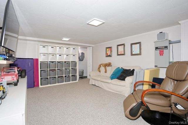 29 Clinton Avenue, Tappan, NY 10983