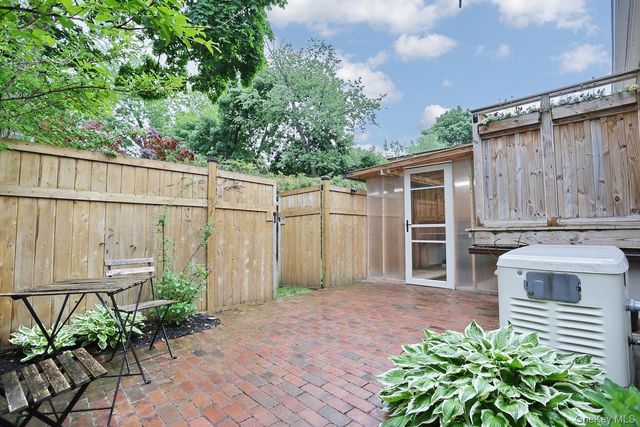 29 Clinton Avenue, Tappan, NY 10983