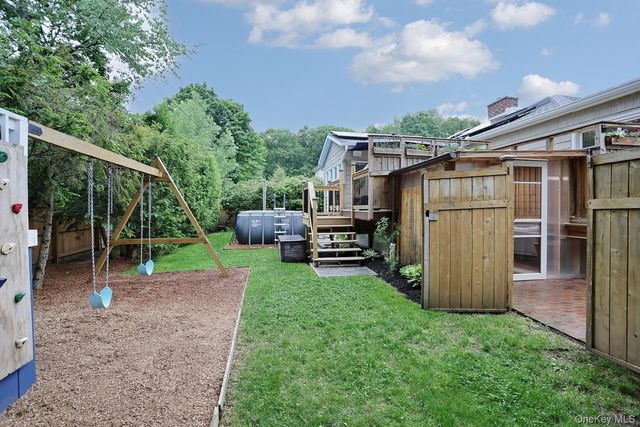 29 Clinton Avenue, Tappan, NY 10983