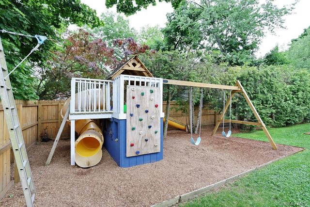 29 Clinton Avenue, Tappan, NY 10983