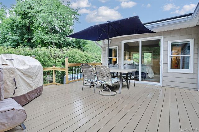 29 Clinton Avenue, Tappan, NY 10983