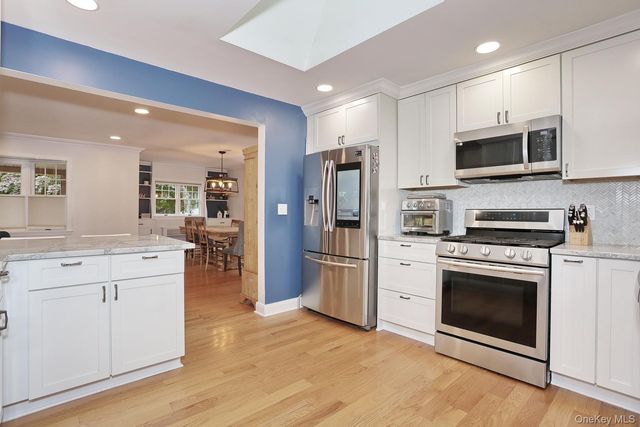 29 Clinton Avenue, Tappan, NY 10983