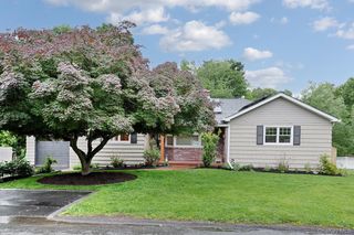 29 Clinton Avenue, Tappan, NY 10983