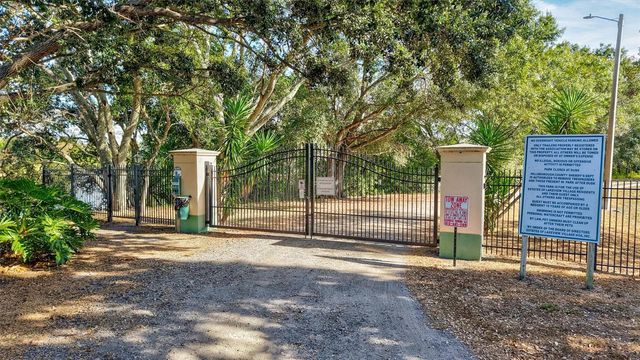 1930 FRUITRIDGE STREET, Brandon, FL 33510