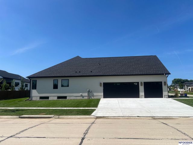8909 Appaloosa Lane, Lincoln, NE 68520