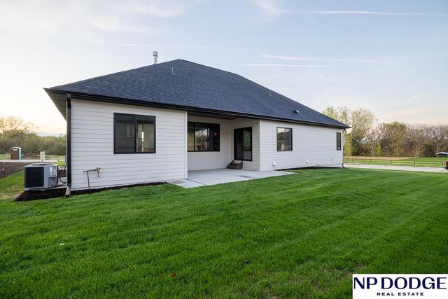 8909 Appaloosa Lane, Lincoln, NE 68520