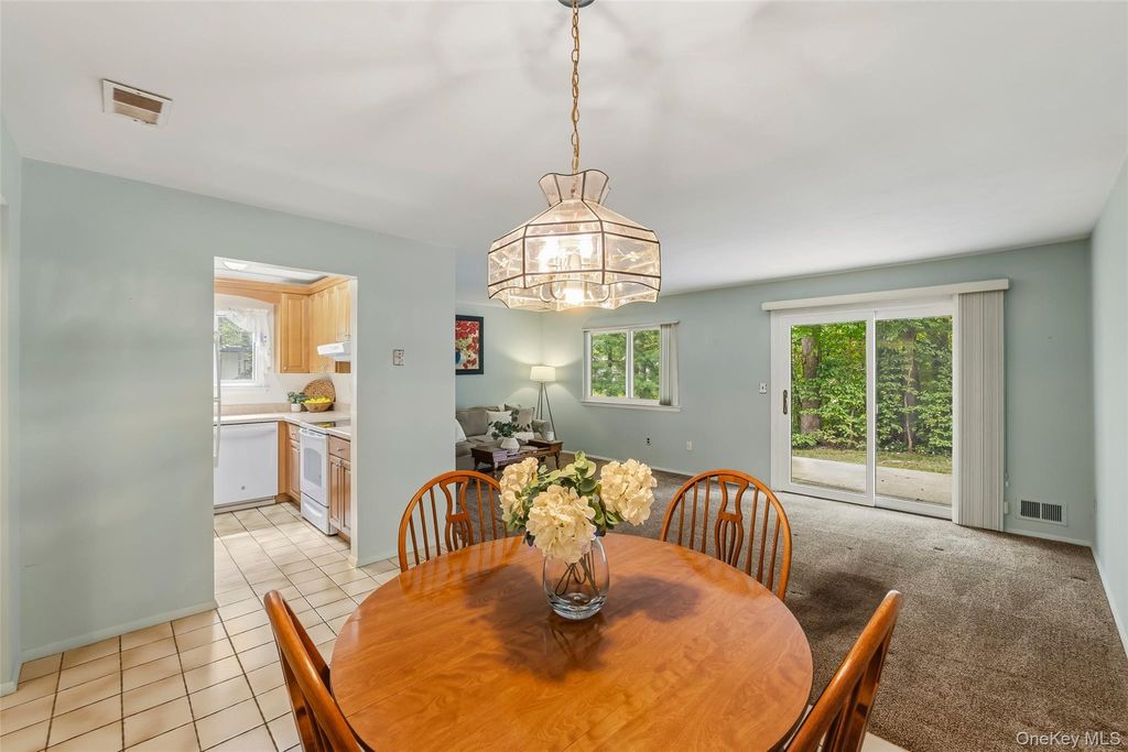 153 Flintlock Way A, Yorktown Heights, NY 10598 — photo 3