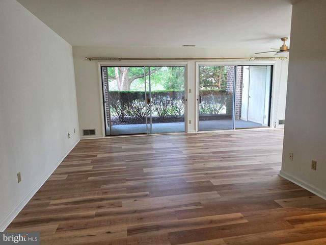 8-A OLYMPIC DR, Reading, PA 19607
