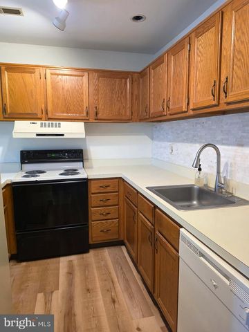 8-A OLYMPIC DR, Reading, PA 19607