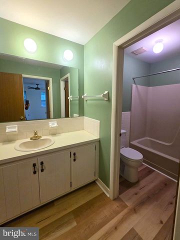 8-A OLYMPIC DR, Reading, PA 19607