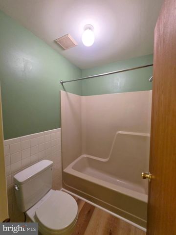 8-A OLYMPIC DR, Reading, PA 19607