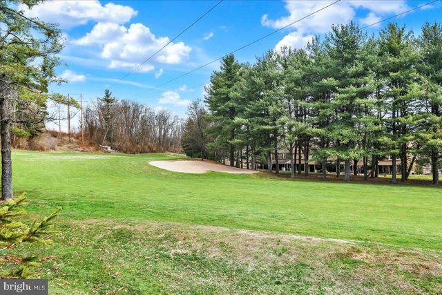 8-A OLYMPIC DR, Reading, PA 19607