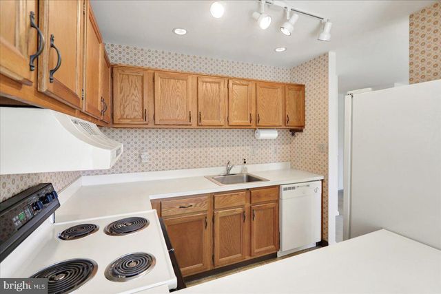 8-A OLYMPIC DR, Reading, PA 19607
