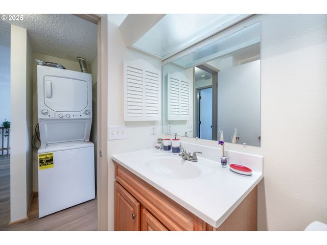 4059 DONALD St, Eugene, OR 97405