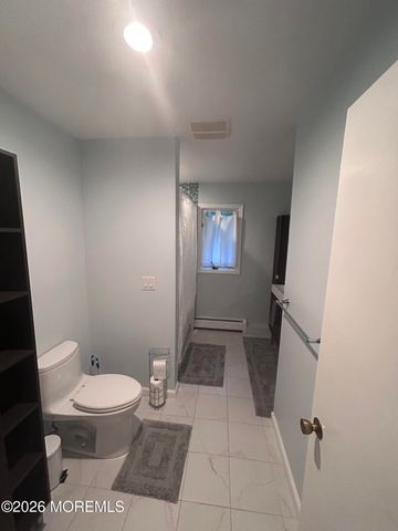 28 Hopi Drive, Middletown, NJ 07748