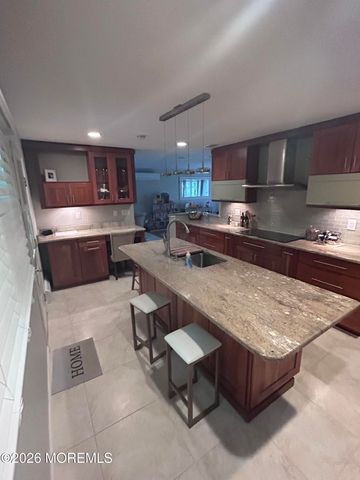 28 Hopi Drive, Middletown, NJ 07748