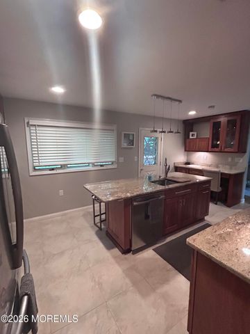 28 Hopi Drive, Middletown, NJ 07748