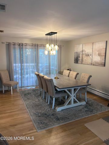 28 Hopi Drive, Middletown, NJ 07748