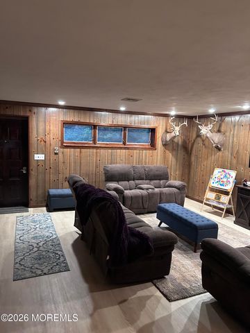 28 Hopi Drive, Middletown, NJ 07748