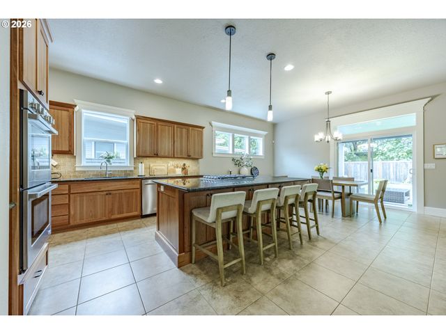 3735 NORWICH Ave, Eugene, OR 97408