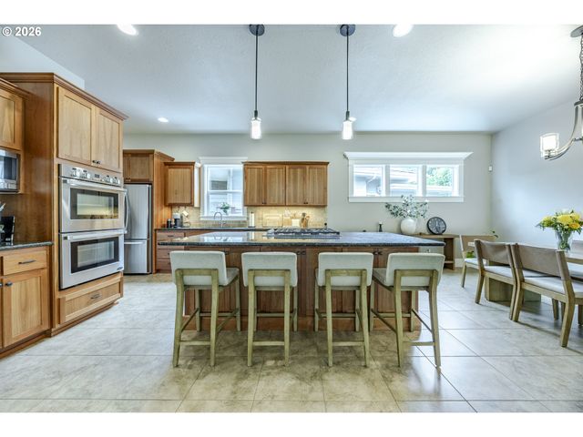 3735 NORWICH Ave, Eugene, OR 97408