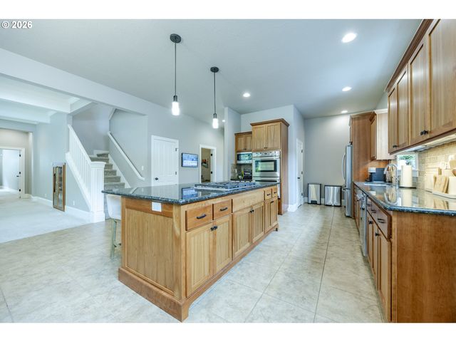 3735 NORWICH Ave, Eugene, OR 97408