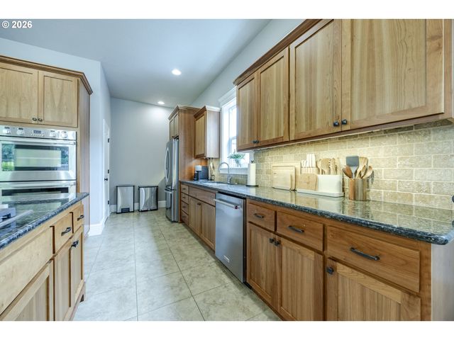 3735 NORWICH Ave, Eugene, OR 97408