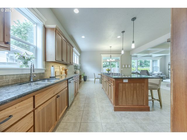 3735 NORWICH Ave, Eugene, OR 97408