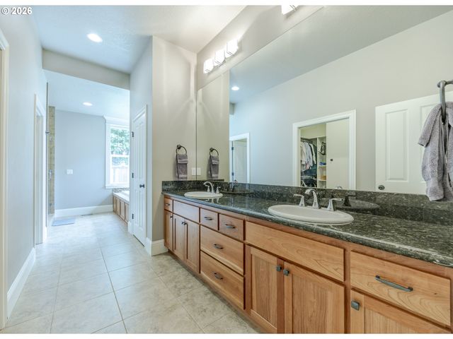 3735 NORWICH Ave, Eugene, OR 97408