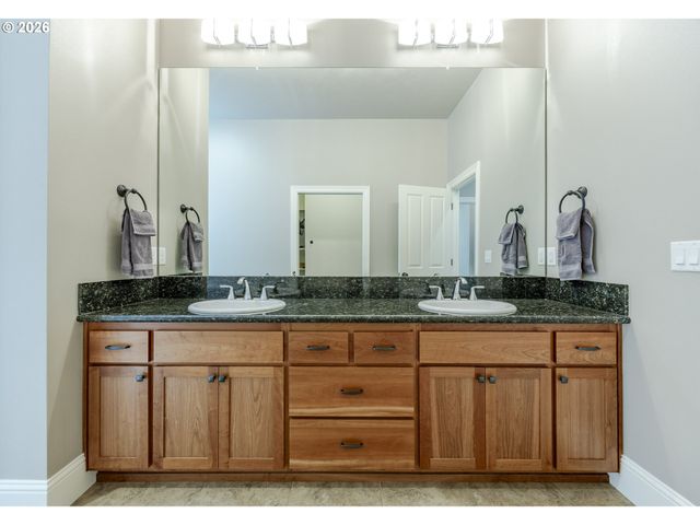 3735 NORWICH Ave, Eugene, OR 97408