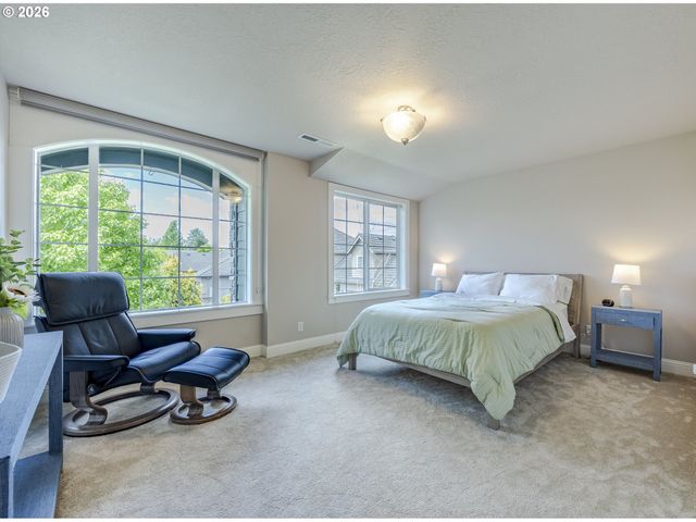 3735 NORWICH Ave, Eugene, OR 97408