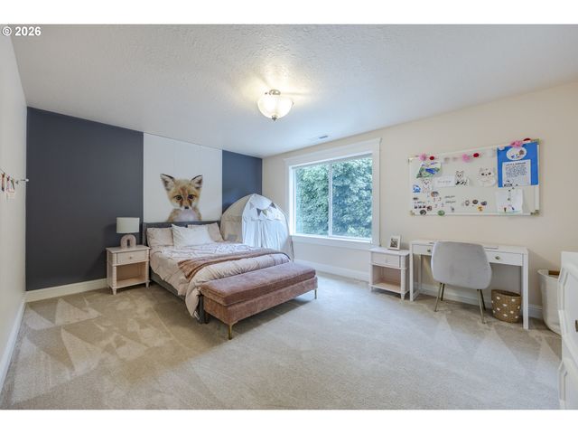 3735 NORWICH Ave, Eugene, OR 97408