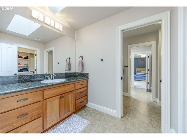 3735 NORWICH Ave, Eugene, OR 97408