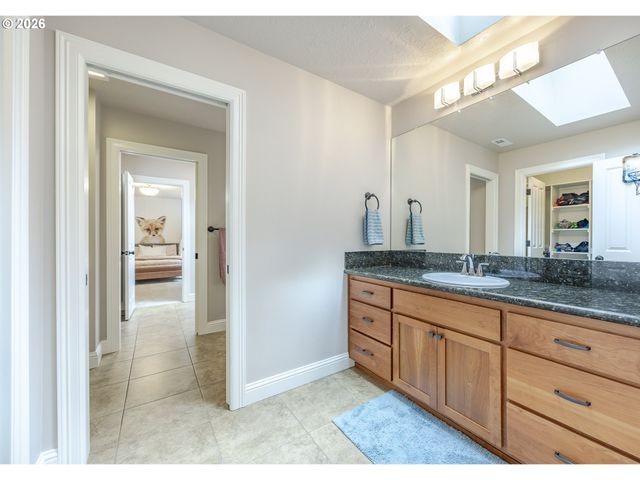 3735 NORWICH Ave, Eugene, OR 97408